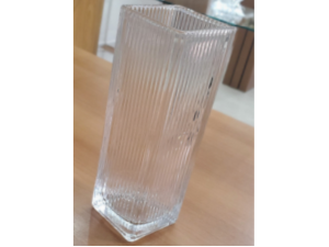 VASO VIDRO 24CM QUADRADO